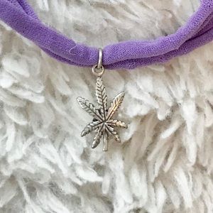 Sterling Silver Cannabis Leaf Pendant Choker- NWOT